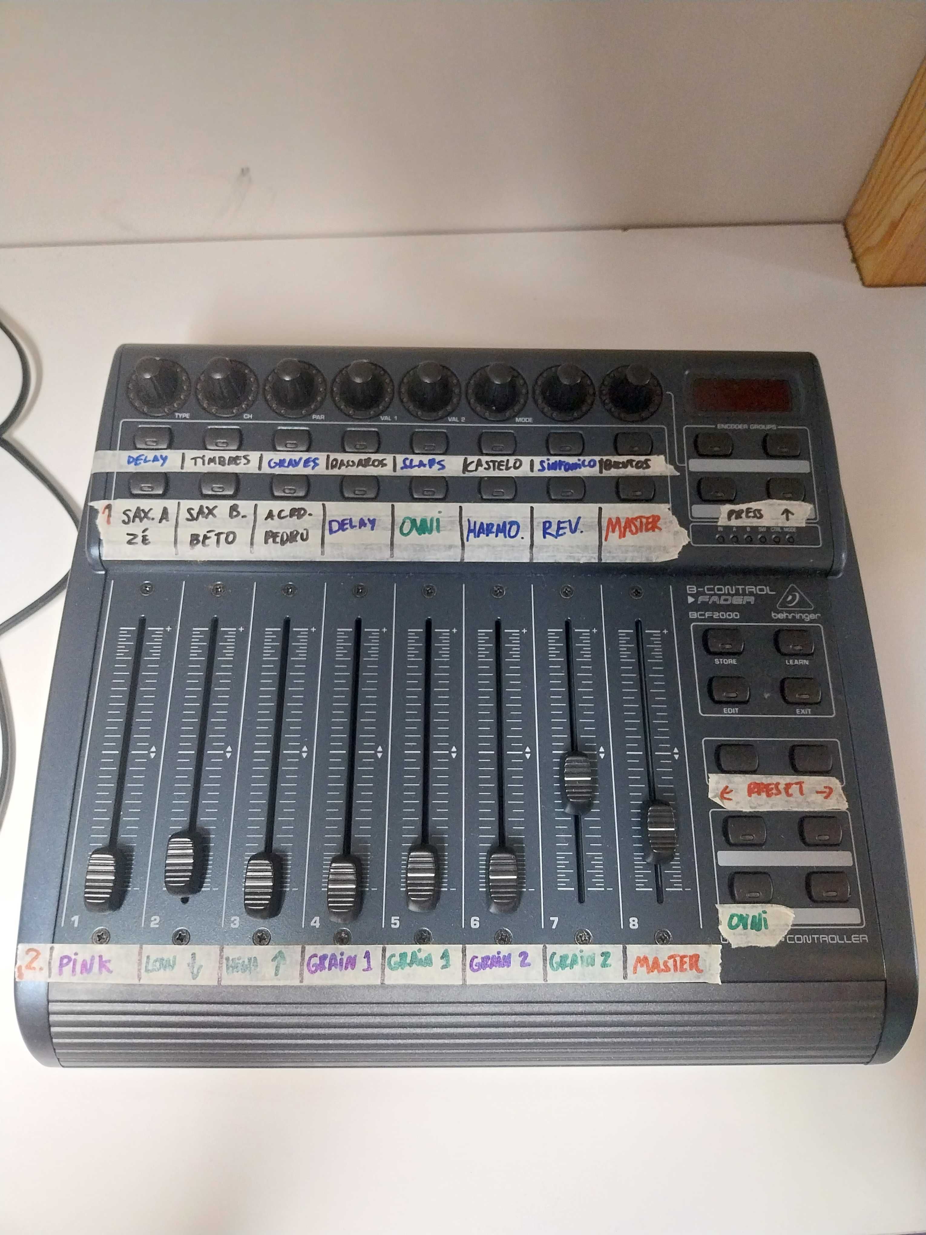 Controlador de som b-control fader BCF2000