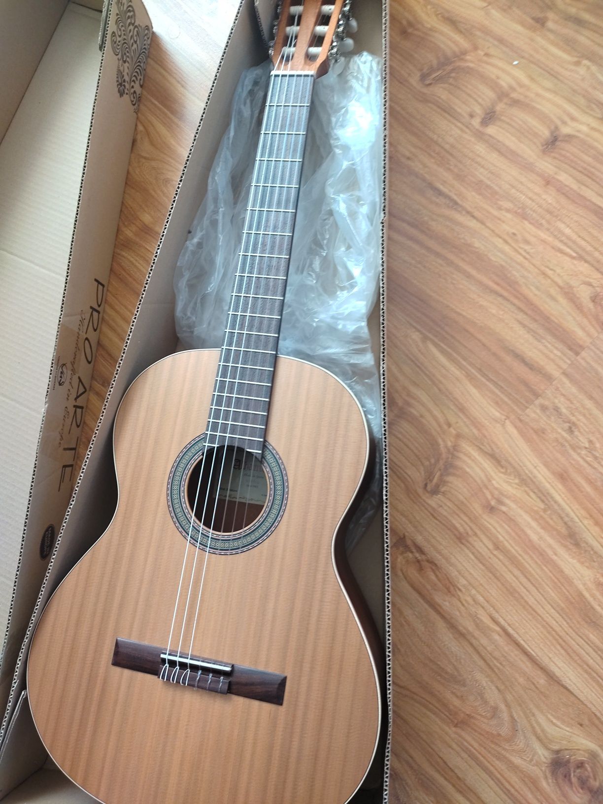 Gitara klasyczna Alhambra Z-Nature