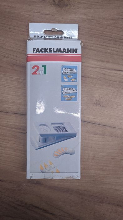 Krajarka do jajek 2 w 1 plasterki, łódeczki FACKELMANN

Nowa