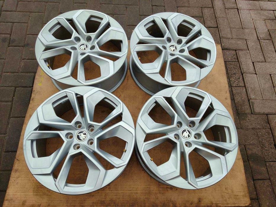 5x112 Alufelgi R19 Skoda Ocatvia III IV RS Superb A3 8V Golf ET48 NOWE