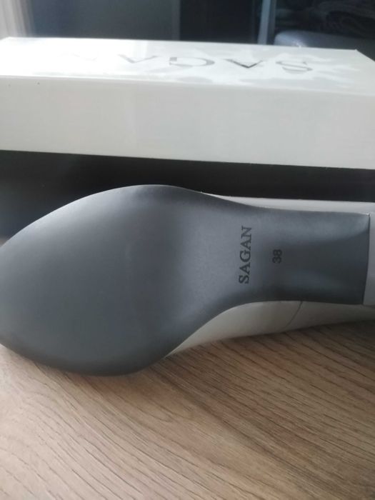 NOWE szpilki marki Sagan, skóra naturalna lakier, r 38