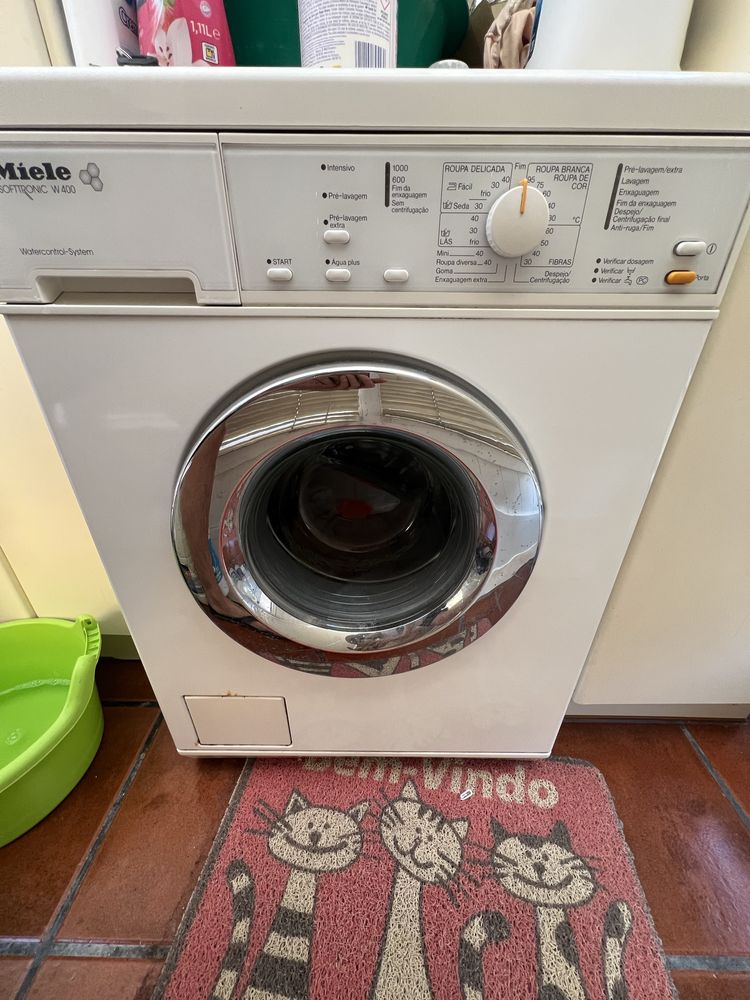 Máquina de Lavar Roupa Miele