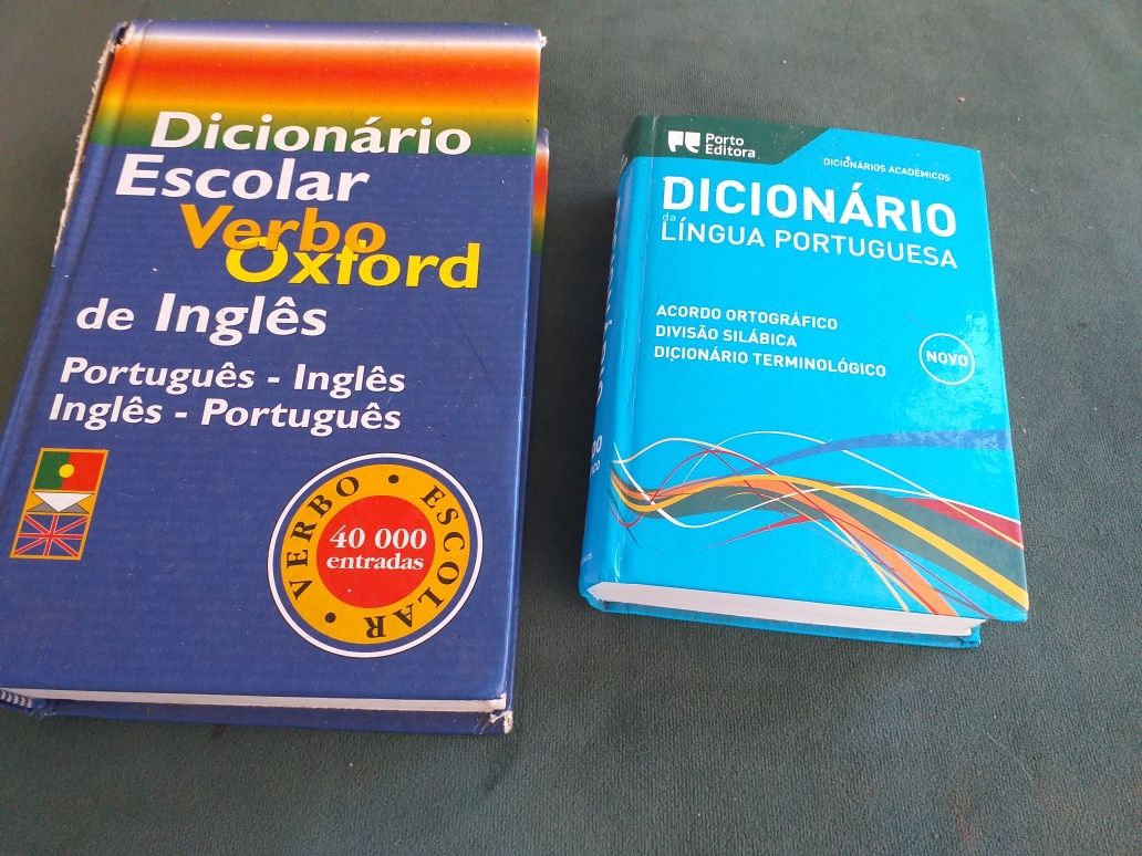 2 dicionários inglês-portuguê 3 agendas não pautados com capas em cort