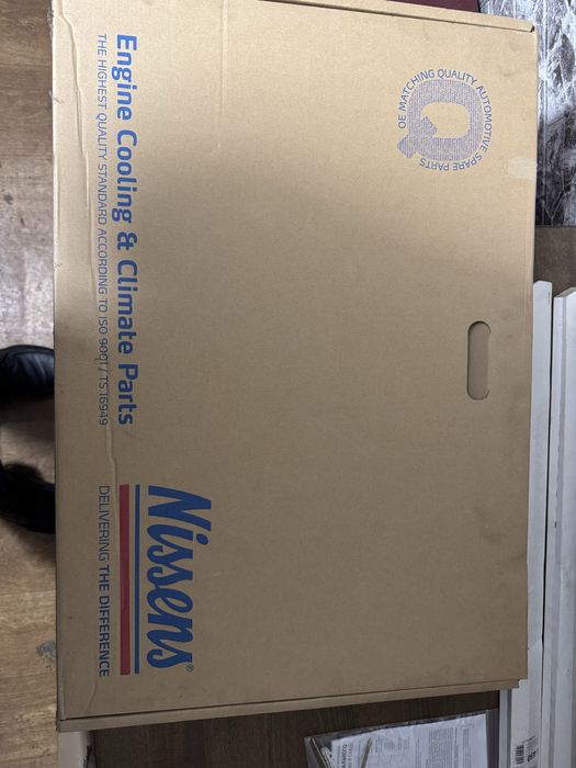 Радиатор охолодження NISSENS 617862