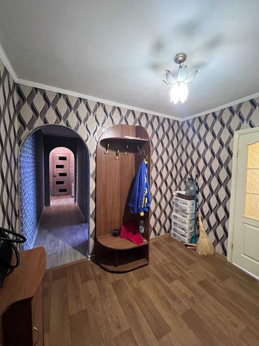 № 13718 - Продам 3-х кімнатну квартиру, АО, вул.Театральна!