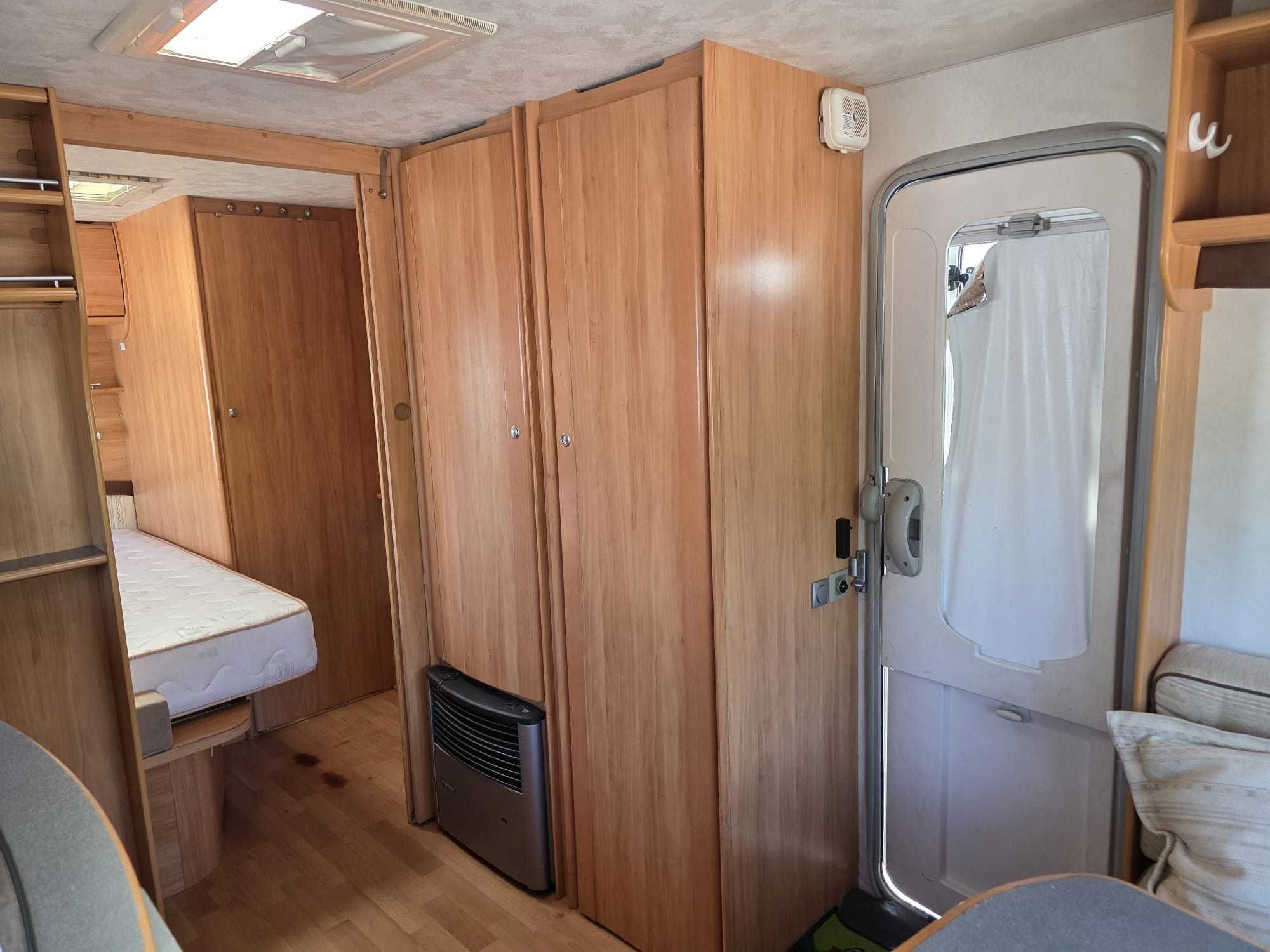 CARAVANA INGLESA ADRIA