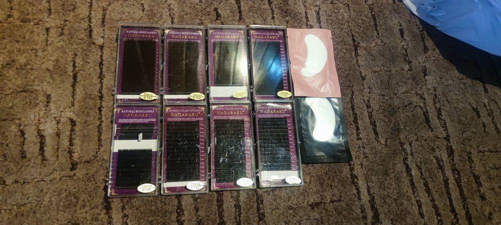 Pakiet rzęs na pasku firmy Nagaraku 8 paletek+ płatki pod oczy