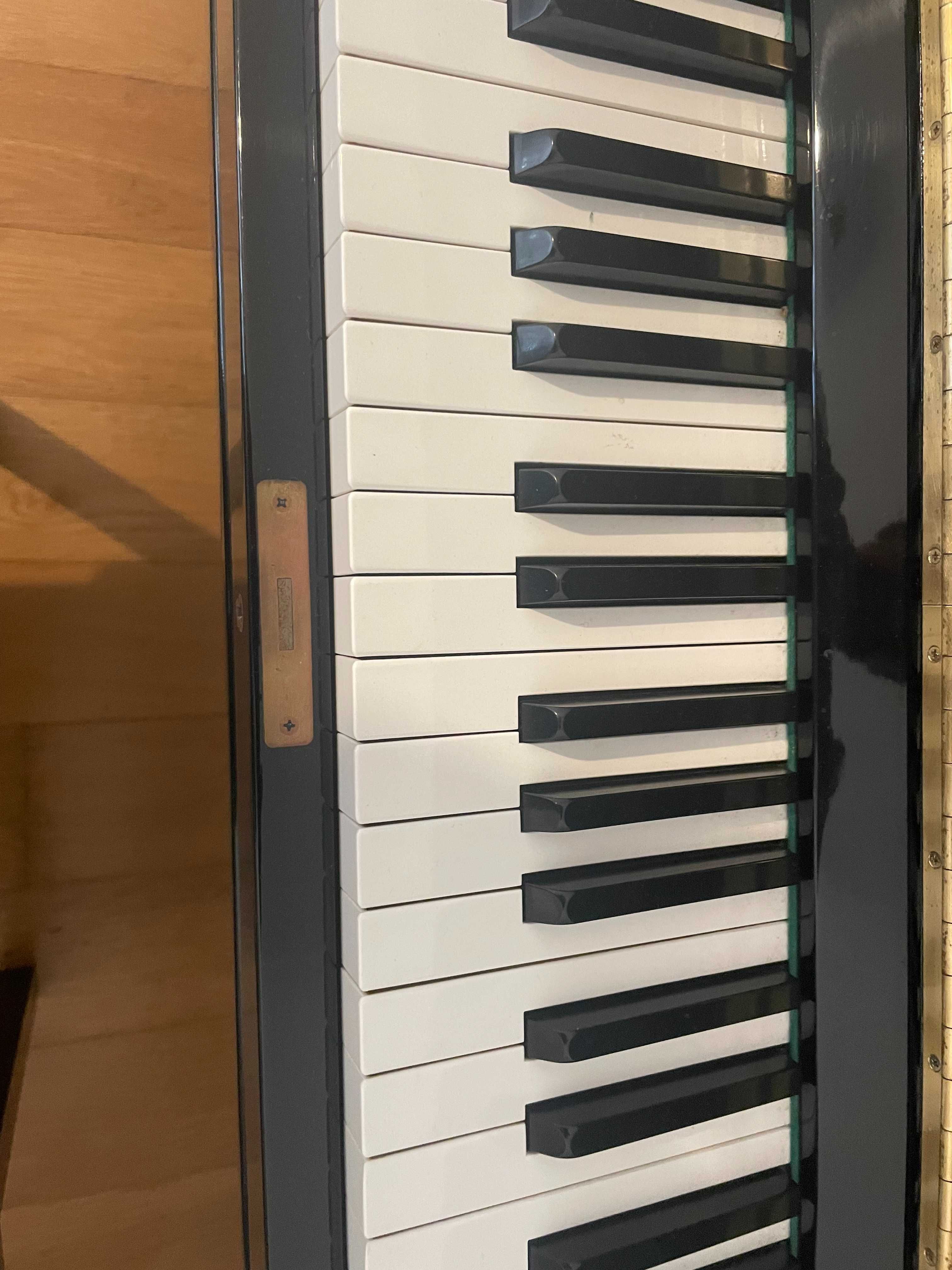 Piano Yamaha U3 Japonês – Excelente som, afinado e pronto a tocar"