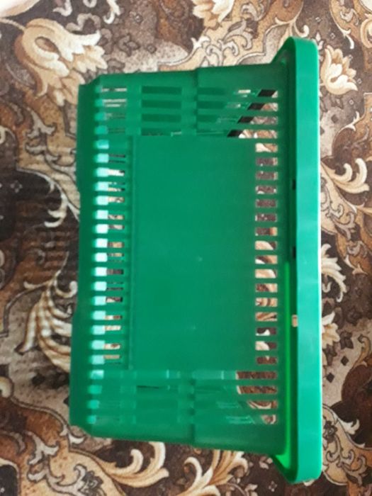 Кошик покупця пластмасовый.