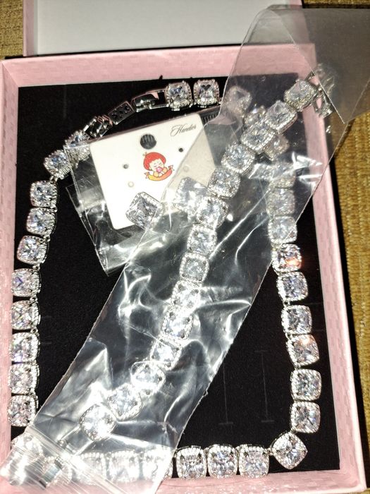 Жіночий комплект прикрас