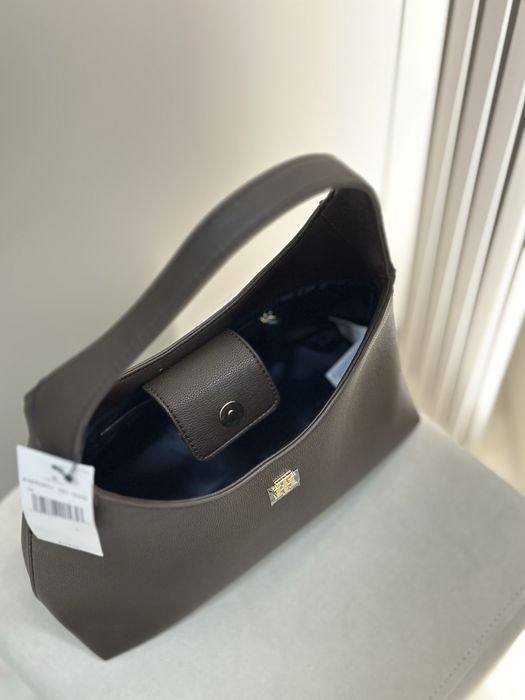 Нова жіноча сумка Tommy Hilfiger в трендовому кольор