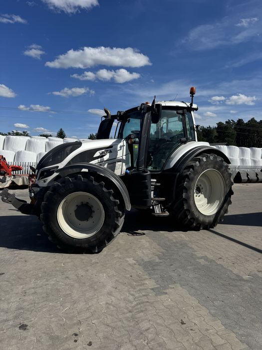Valtra T214 versu