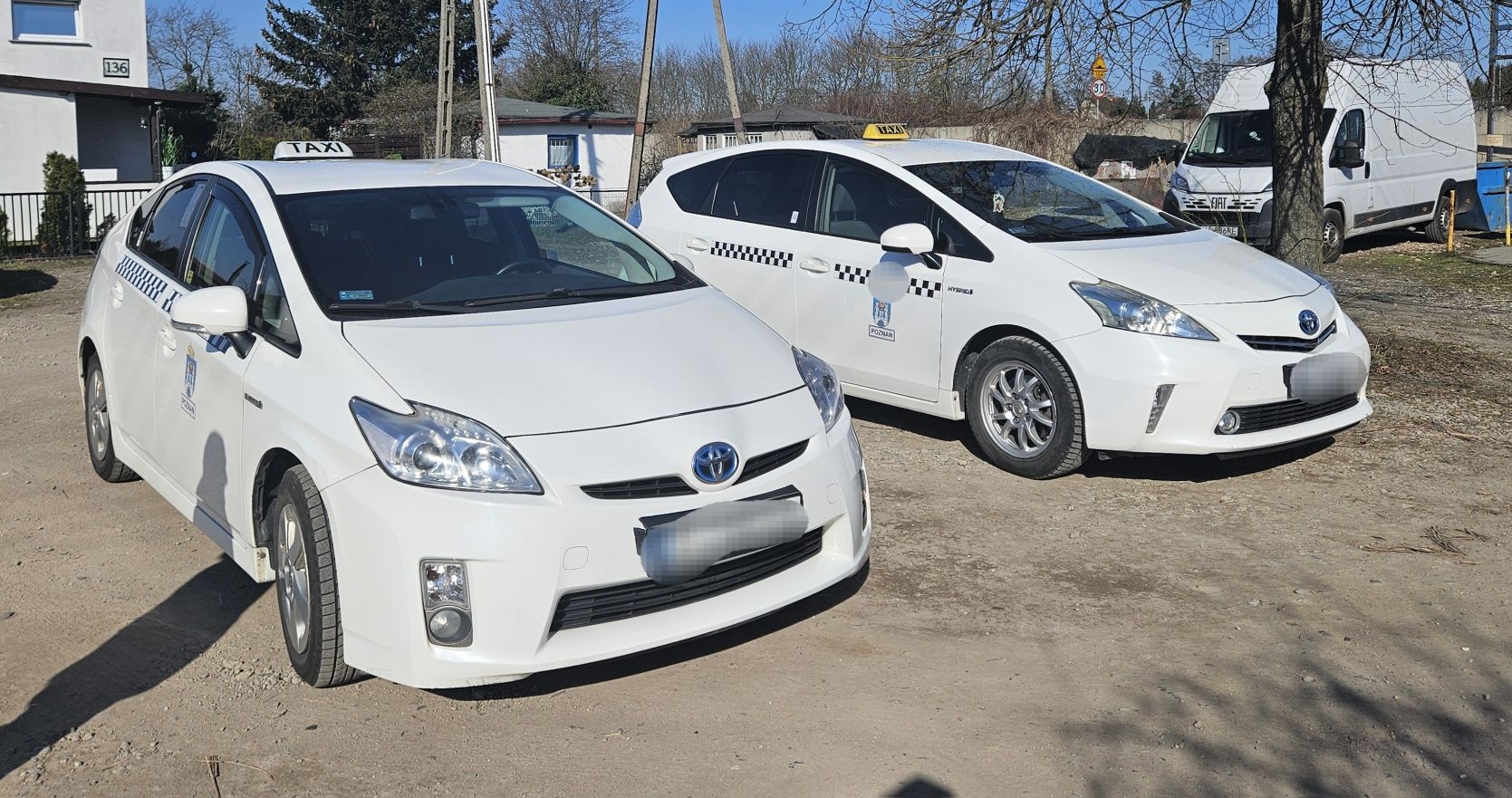 Wynajem wypożyczalnia samochodów hybrid toyota pod uber bolt taxi