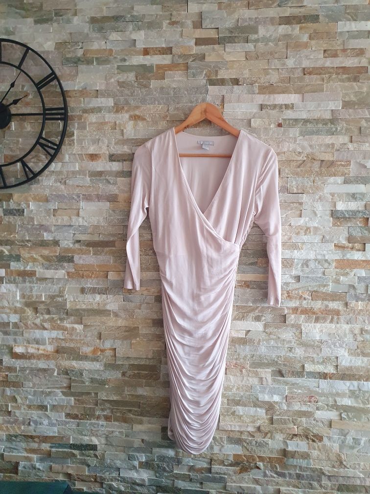 Sukienka elegancka pudrowy róż marszczoną dekolt H&M