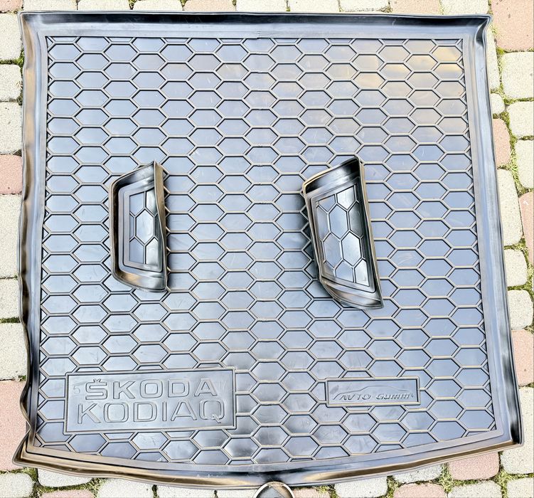 Продам коврик в багажник Skoda Kodiak.