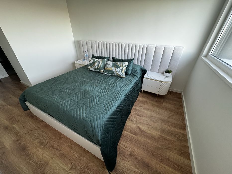 Conjunto Quarto (Cama + Móvel de TV + Colchão + Mesinhas)