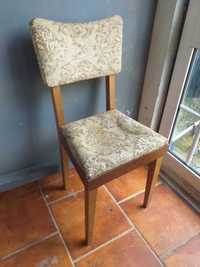 Cadeira a precisar de restauro