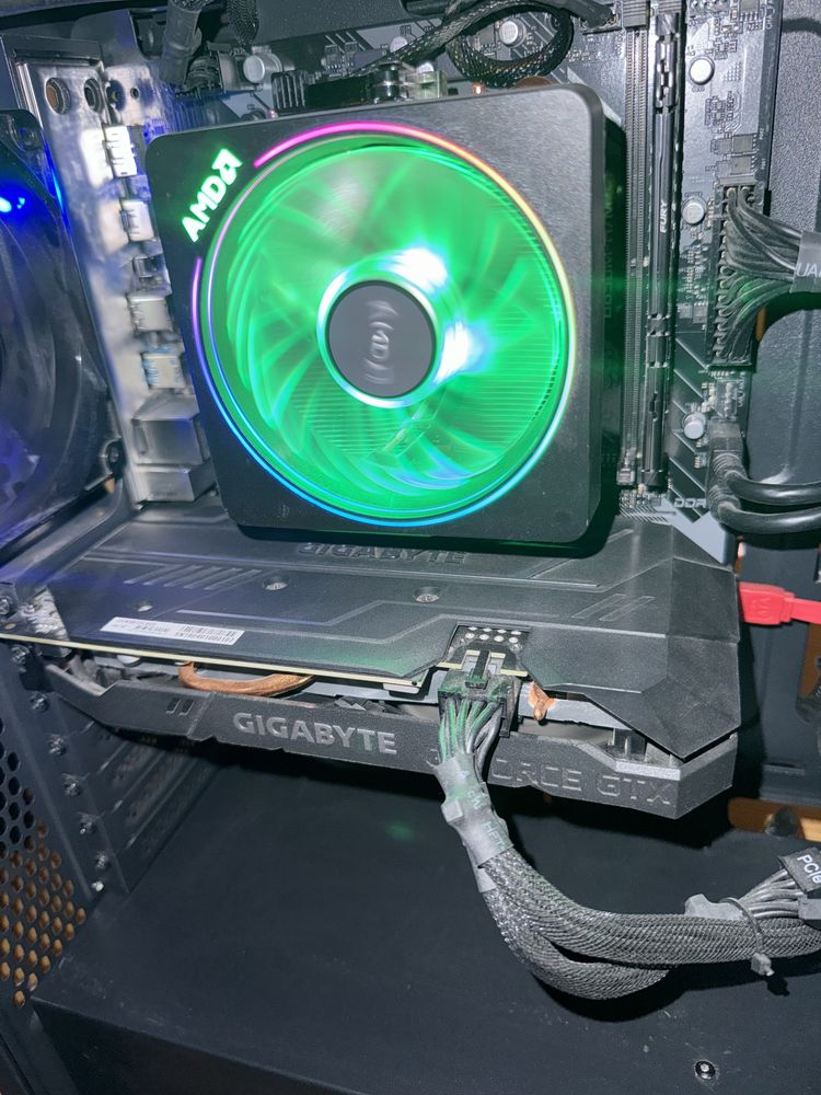 ИГРОВАЯ GIGABYTE GTX 1660Ti 6Gb GDDR6 видеокарта полностью рабочая