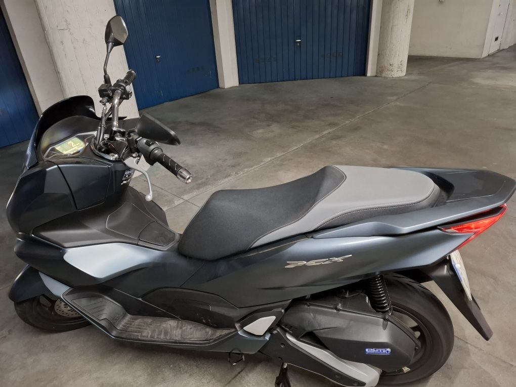 Vendo Honda PCX  3400 KM