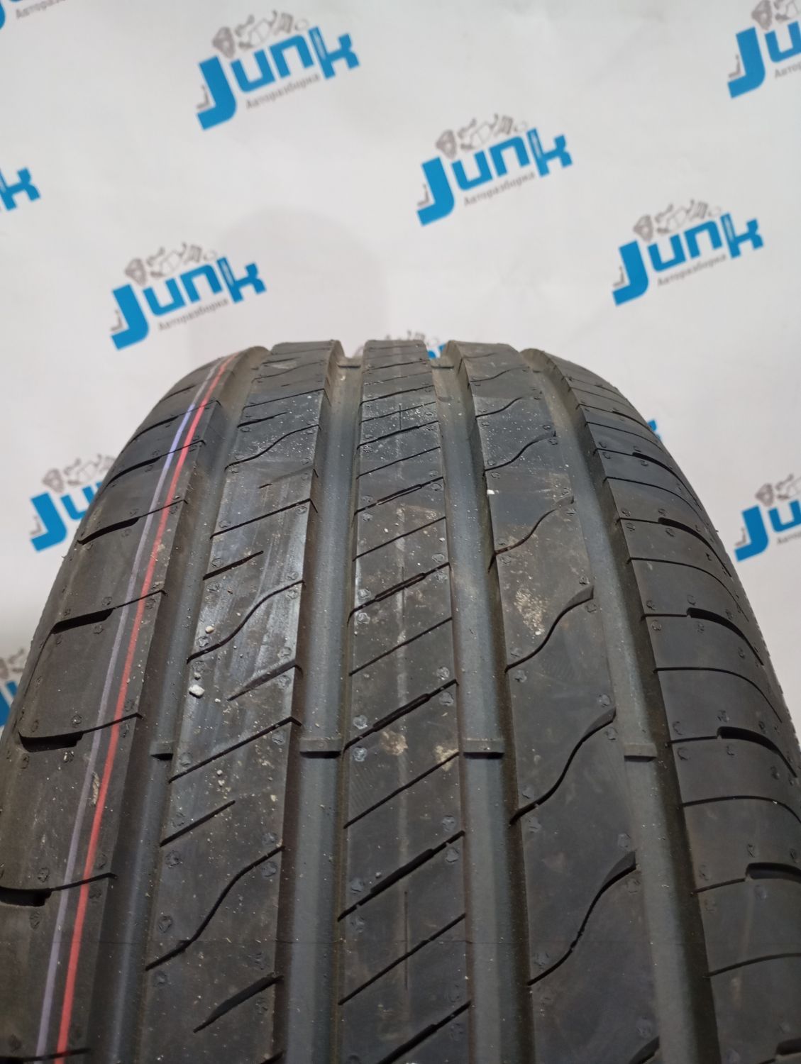 Шини Goodyear EfficientGrip 2 SUV 235/55 R18 100V