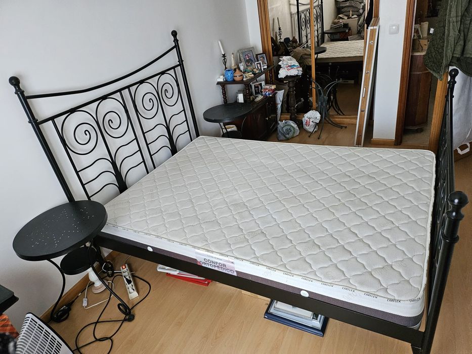 Cama de casal em ferro, casa quarto apartamento vivenda carro