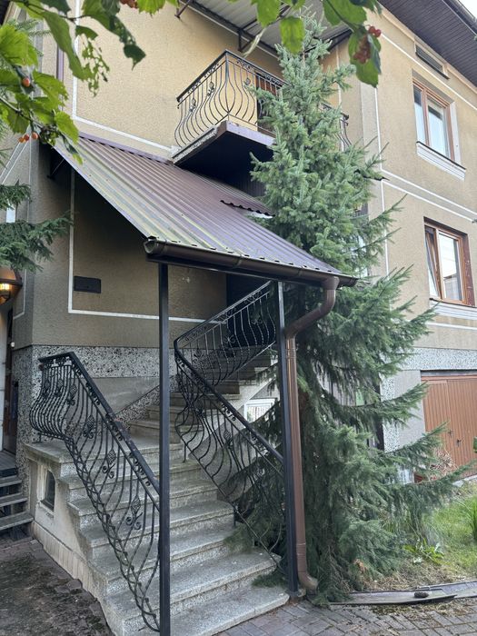 Sprzedam  dom  z dwoma garażami