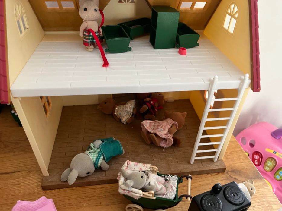 Primeiro Andar para a Casa Sylvanian Families