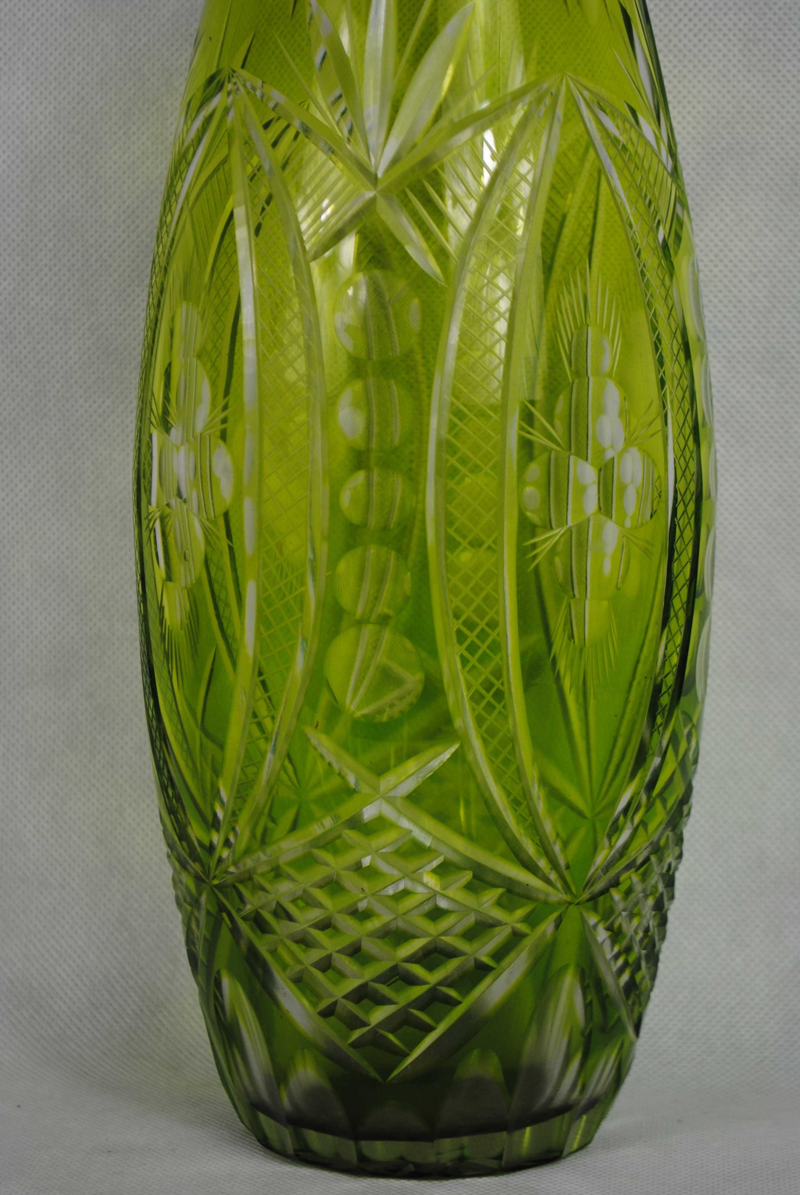Zielony wazon ręcznie szlifowany