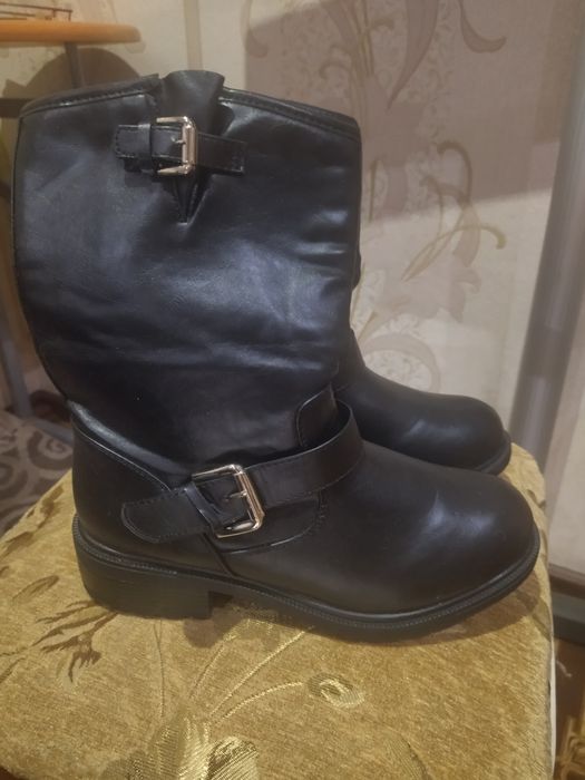 Женская обувь козаки