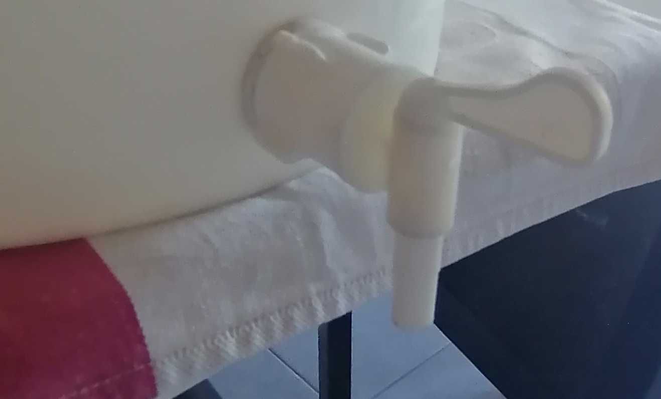 Contentor plástico com torneira Groku 30 l