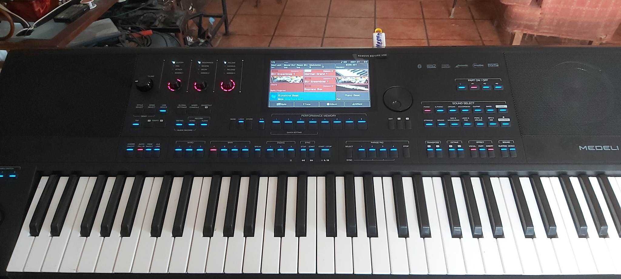 Roland X8 rigorosamente novo, Yamaha Modx 6