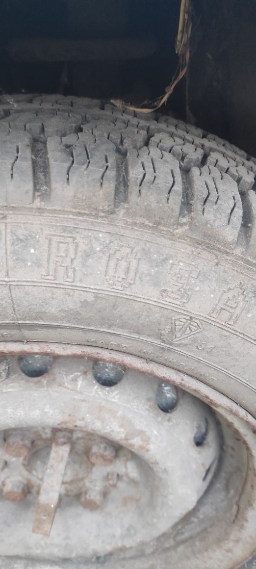 Продам гуму на 13 ,в наявності є 2 шт.