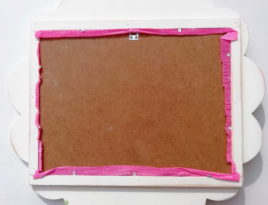 Quadro madeira em forma de árvore para fotos criança (Menina)