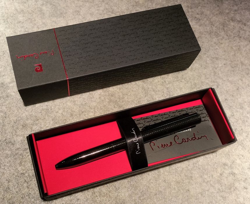 Nowy, nigdy nieużywany długopis Pierre Cardin w oryginalnym pudełku,