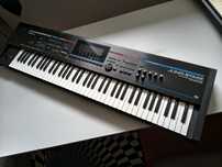 Roland Juno Stage syntezator