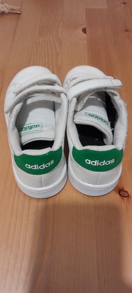 Sapatilhas Adidas Tam. 30