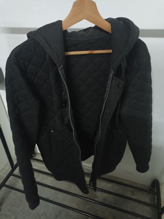 Casaco de homem, tamanho M, em muito bom estado.