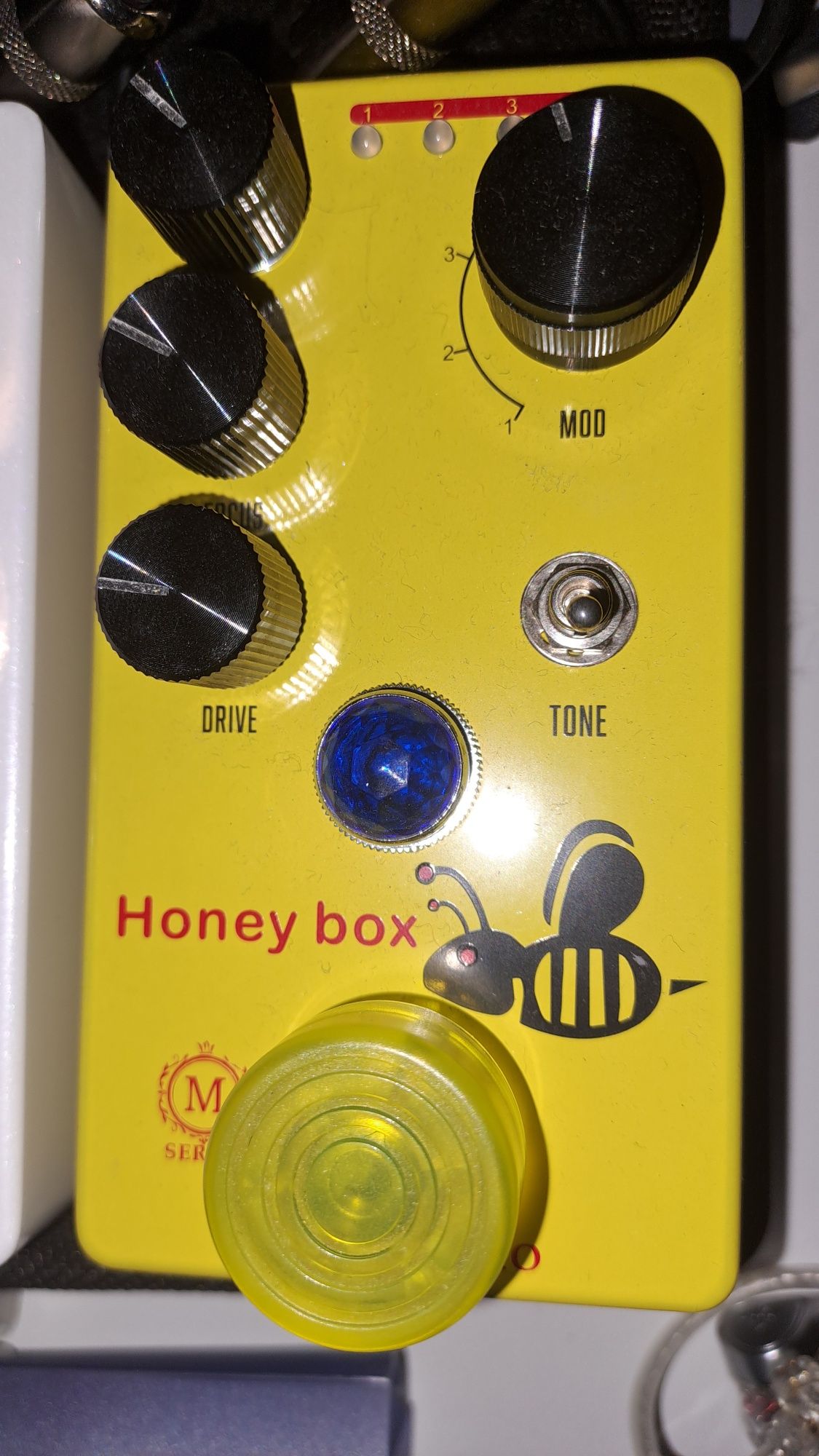 Pedais de guitarra (overdrives, chorus e delay))