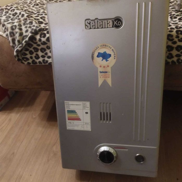Продам Газовую колонку Selena SWH-20-E2