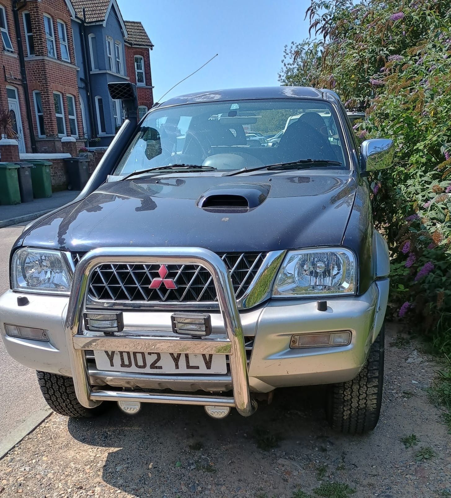 Mitcubishi Міцубісі L 200 пікап для військових 2002