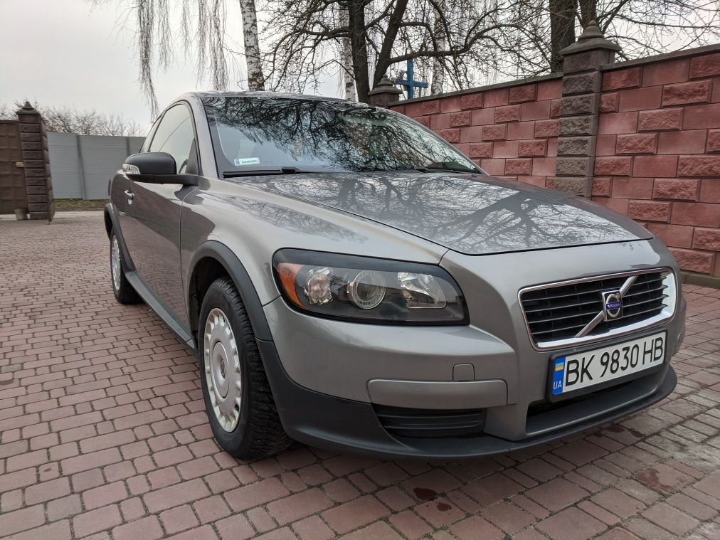 Volvo c30 автомобіль