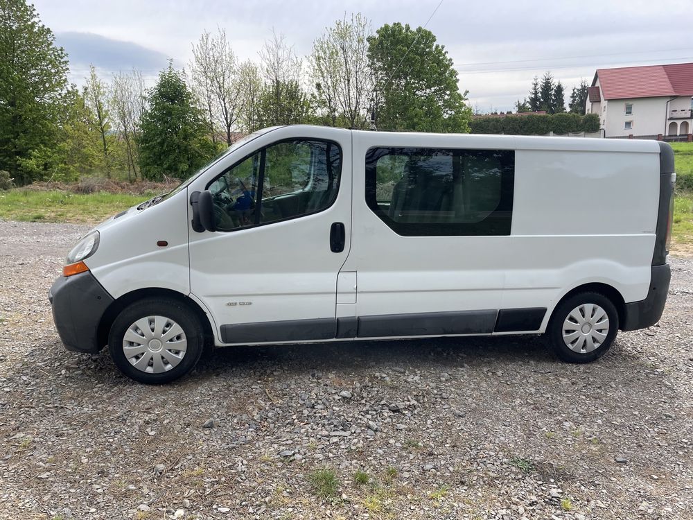 Renault Trafic 1.9 brygadówka holenderka 5 osobowy