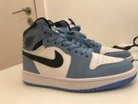 air jordan azuis e brancas