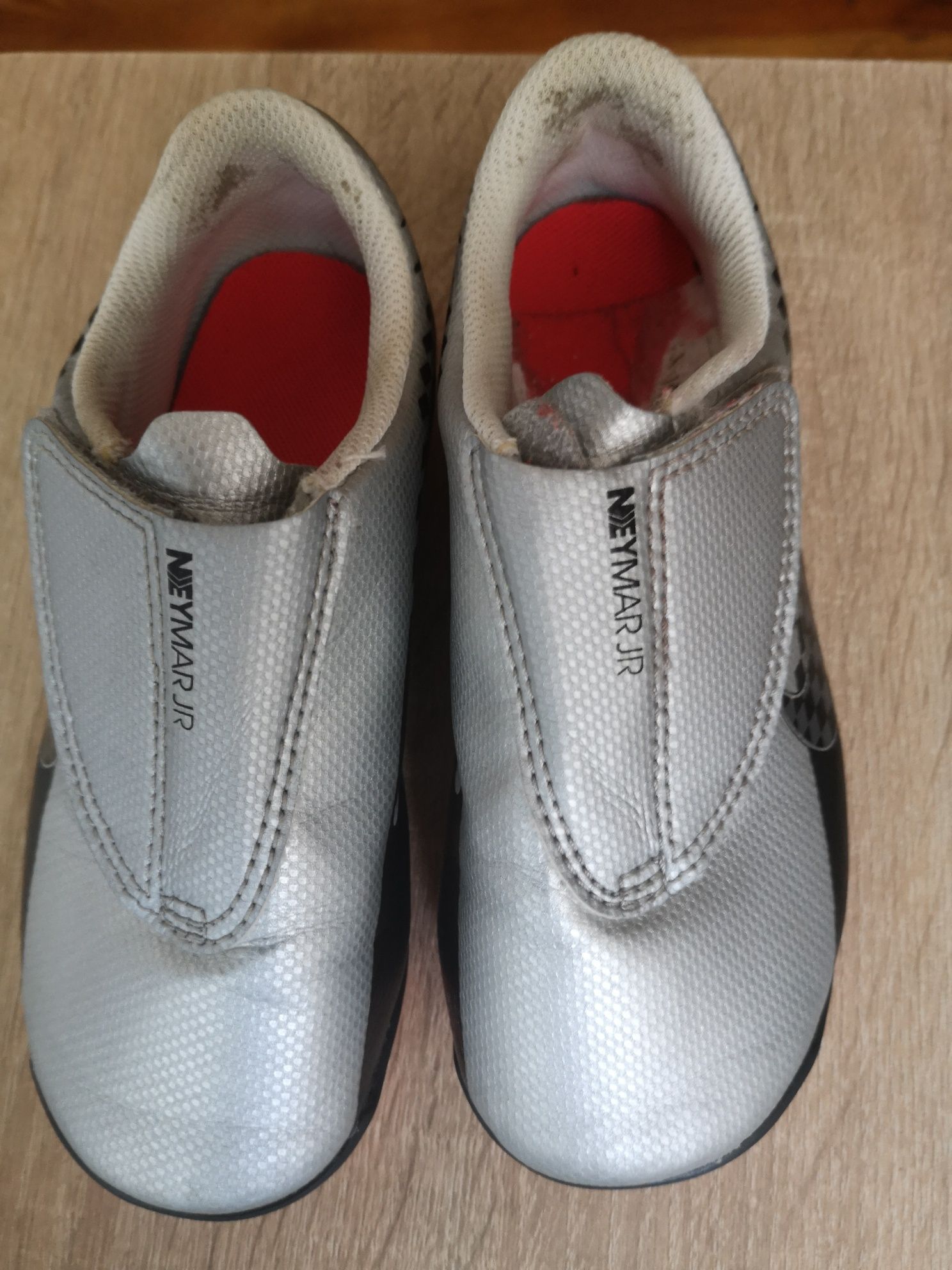Korkotrampki Nike rozm 27,5 (EUR)