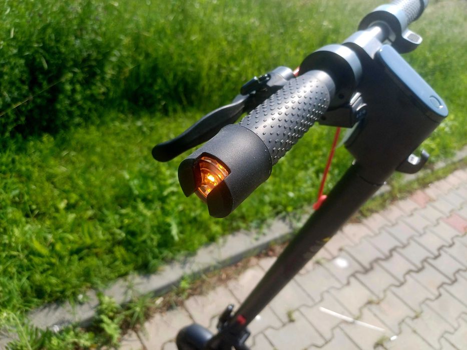 100% Nowa Duża 10cali 350W 30km/h Hulajnoga Elektryczna 10ah Mocna