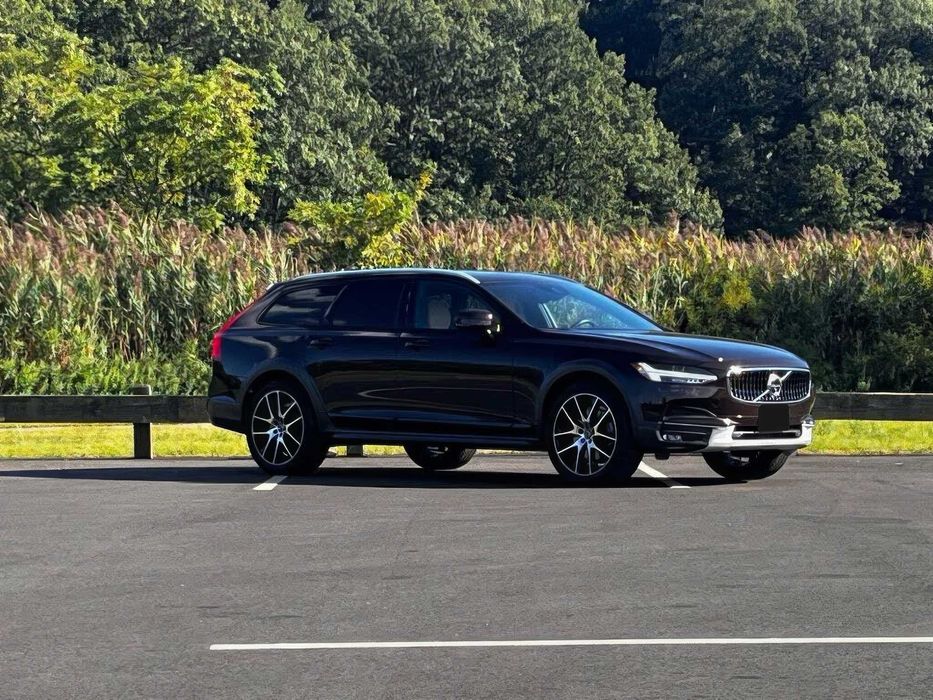 Volvo V90 Cross Country T5      2019