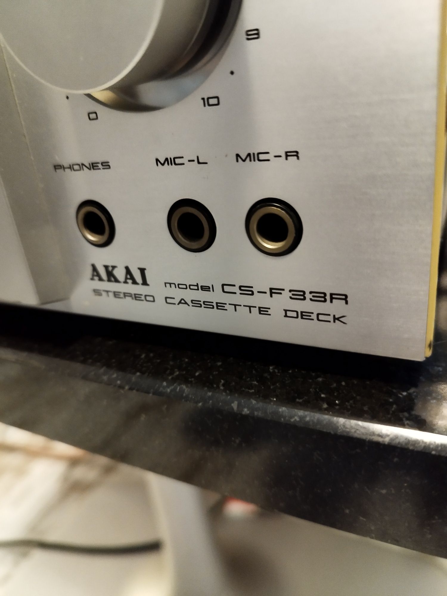 Magnetofon kasetowy -Akai CS-F33R