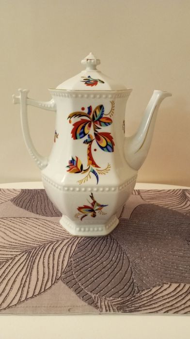 Dzbanek porcelanowy