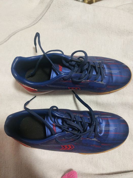 Футзалки нові 36р.