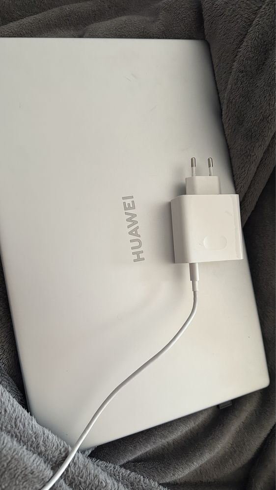 Laptop HUAWEI Matebook d15 BOB-WAH9 15,6"INTEL CORE I5 8 GB/126 GB